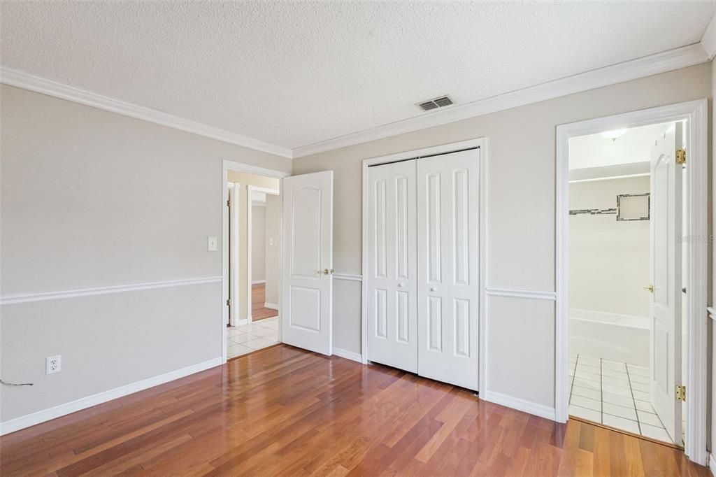 For Sale: $349,000 (4 beds, 2 baths, 1390 Square Feet)