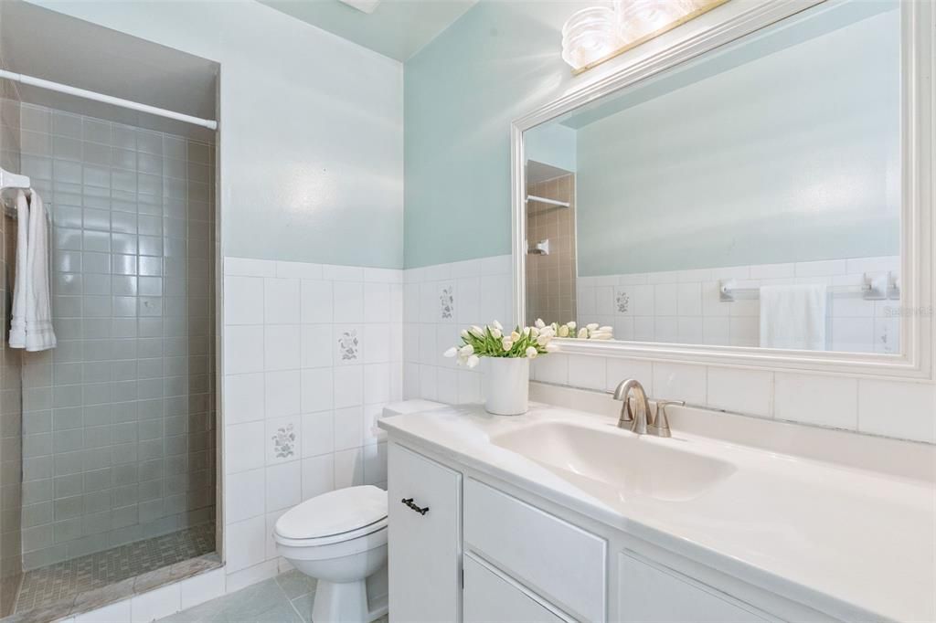 For Sale: $349,000 (4 beds, 2 baths, 1390 Square Feet)