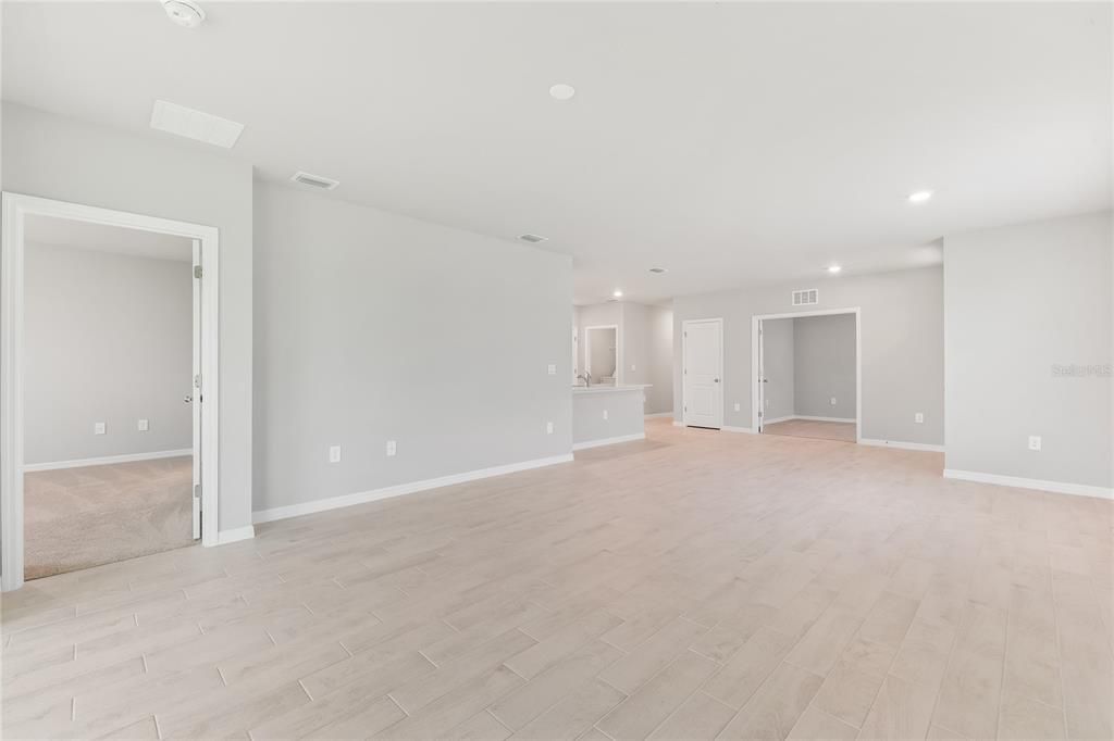 For Sale: $265,990 (2 beds, 2 baths, 1503 Square Feet)