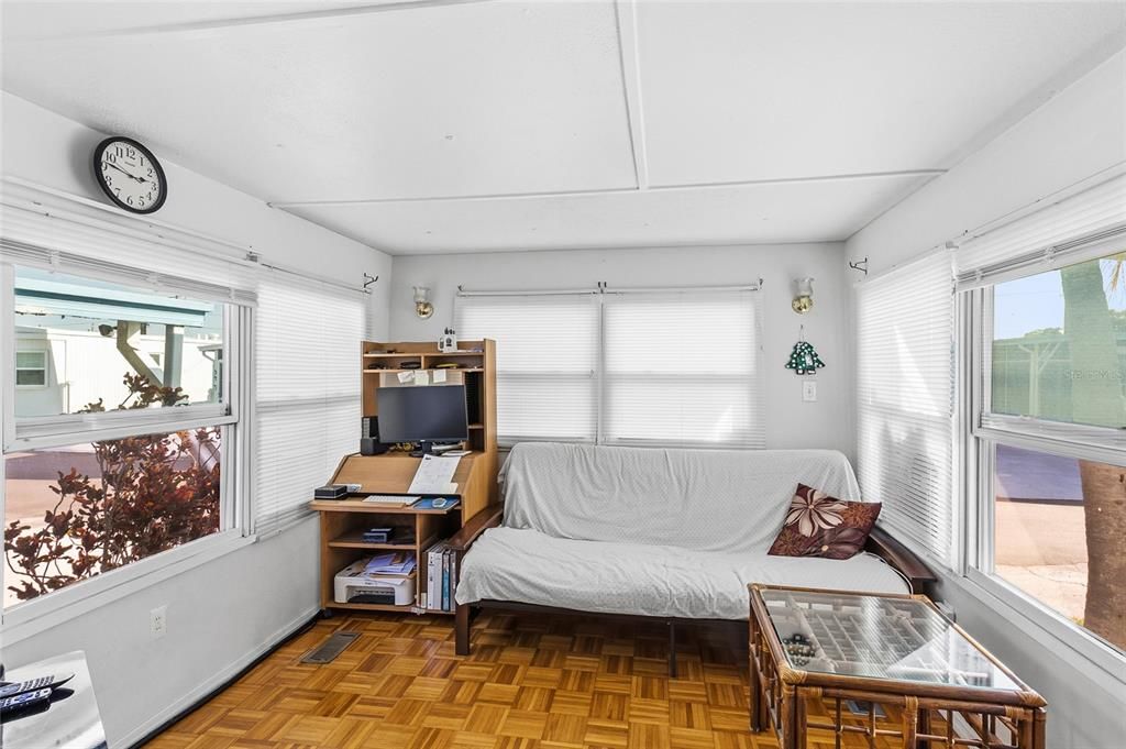 For Sale: $75,000 (2 beds, 1 baths, 740 Square Feet)