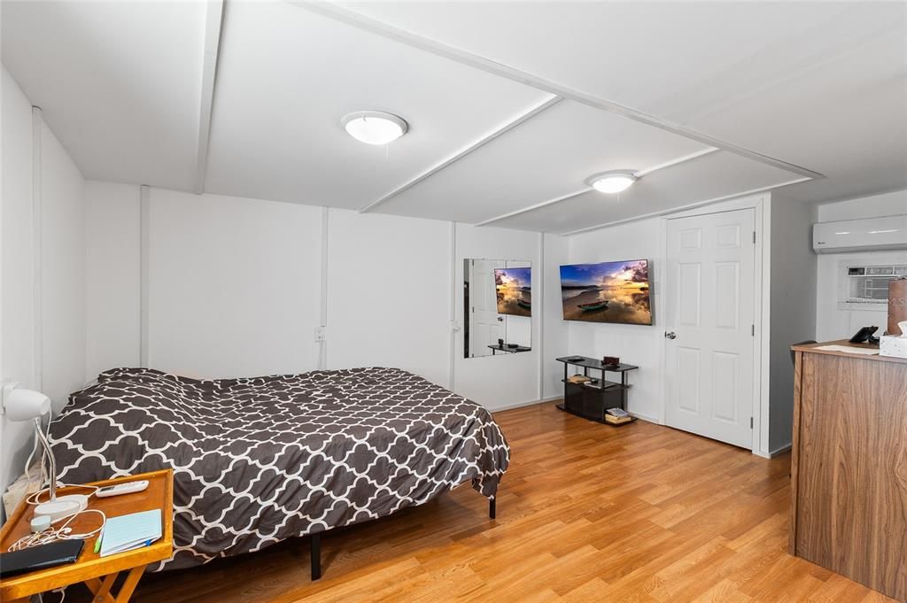 For Sale: $75,000 (2 beds, 1 baths, 740 Square Feet)