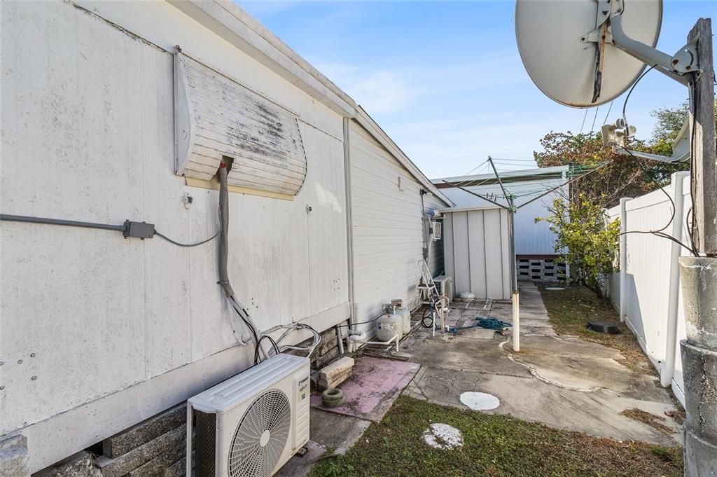 For Sale: $75,000 (2 beds, 1 baths, 740 Square Feet)