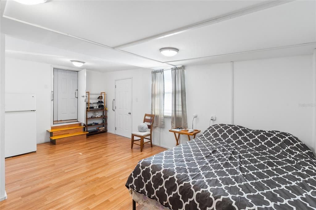 For Sale: $75,000 (2 beds, 1 baths, 740 Square Feet)