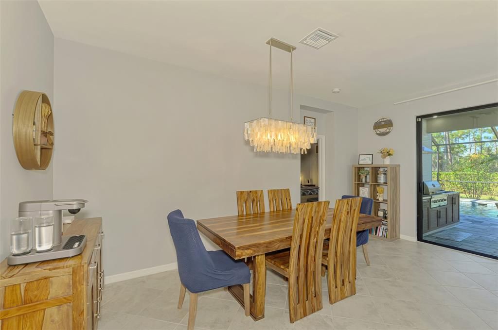 待售: $565,000 (3 贝兹, 3 浴室, 2201 平方英尺)