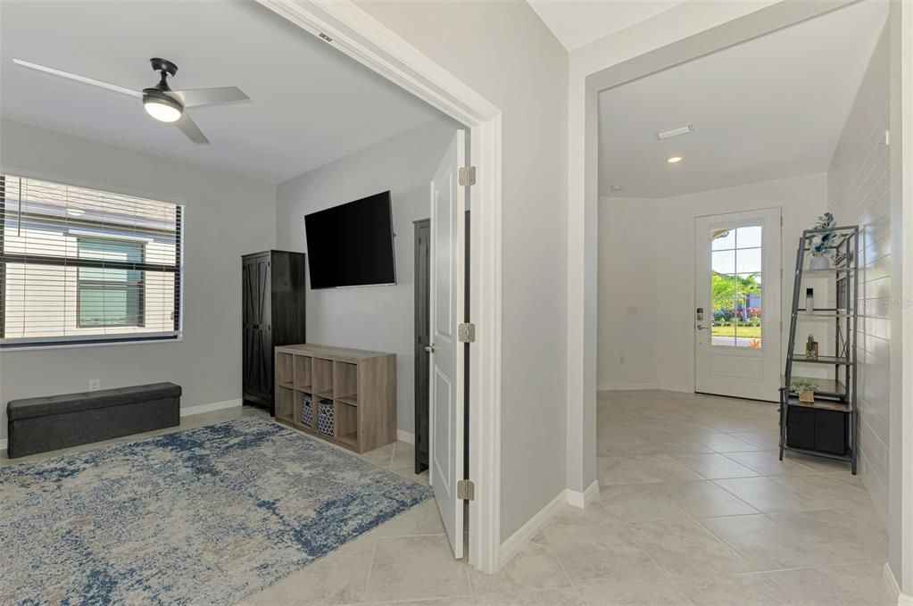 待售: $565,000 (3 贝兹, 3 浴室, 2201 平方英尺)