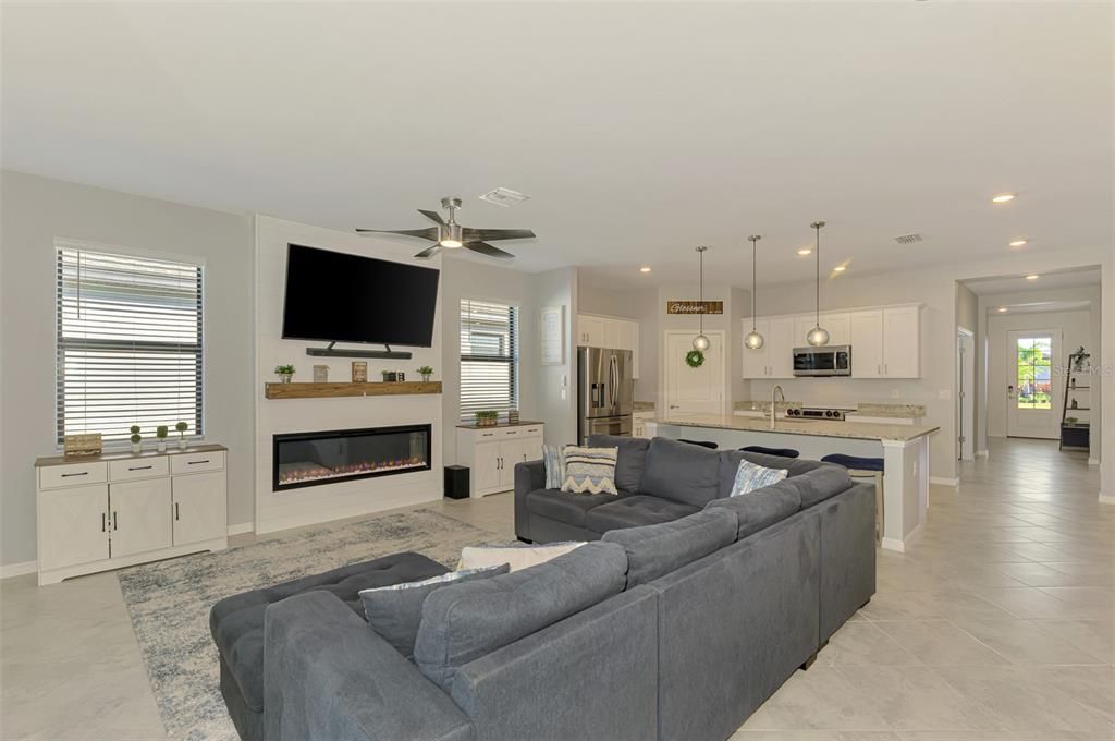 待售: $565,000 (3 贝兹, 3 浴室, 2201 平方英尺)