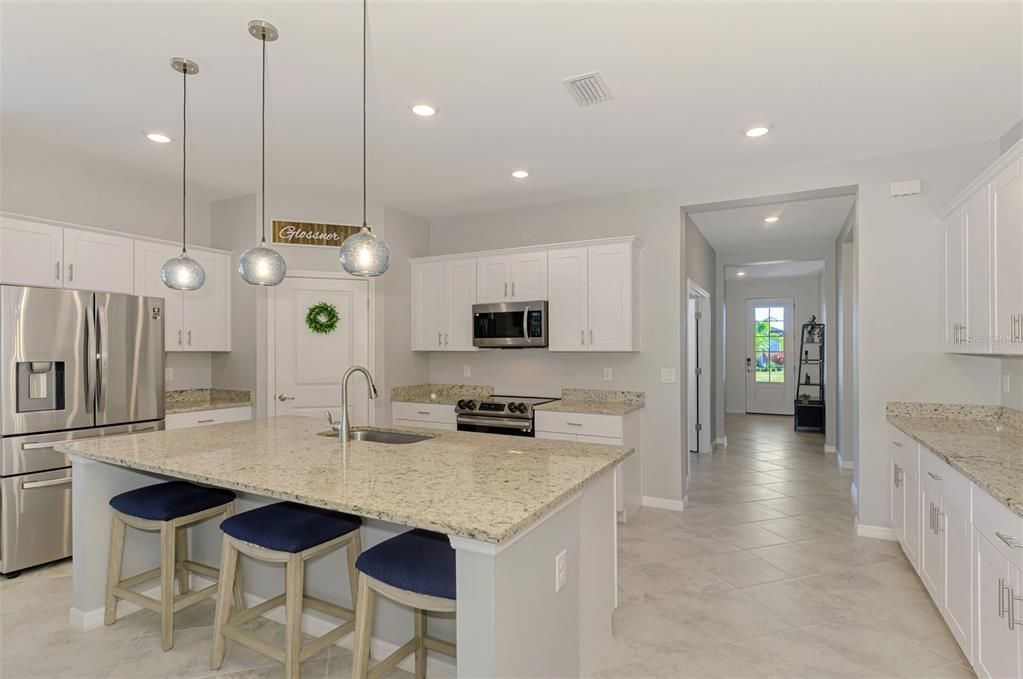 待售: $565,000 (3 贝兹, 3 浴室, 2201 平方英尺)