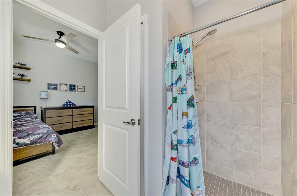 待售: $565,000 (3 贝兹, 3 浴室, 2201 平方英尺)