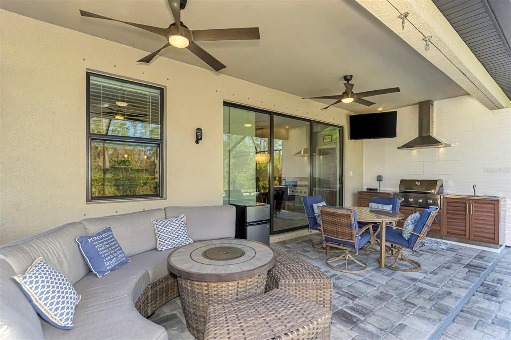 待售: $565,000 (3 贝兹, 3 浴室, 2201 平方英尺)