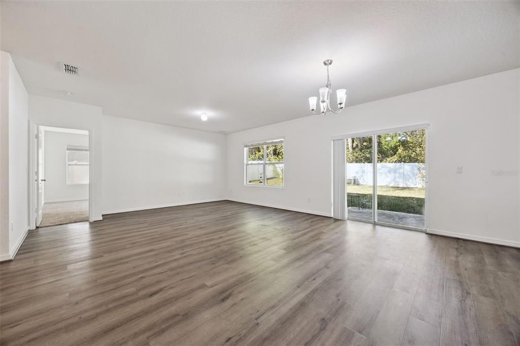 En Venta: $435,000 (4 camas, 2 baños, 2772 Pies cuadrados)