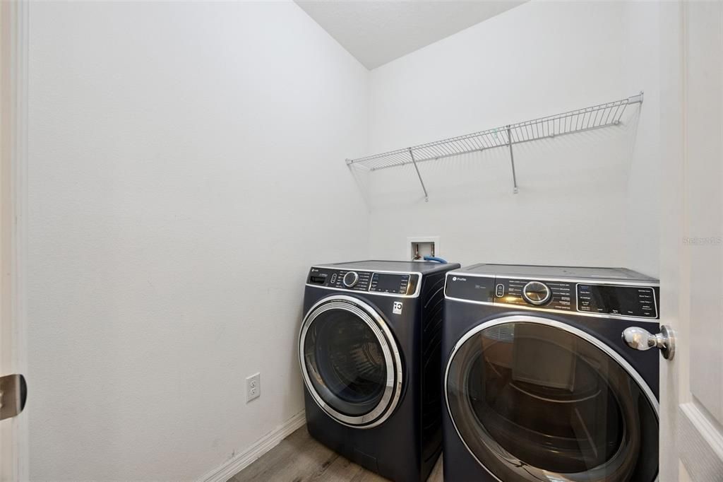 En Venta: $435,000 (4 camas, 2 baños, 2772 Pies cuadrados)