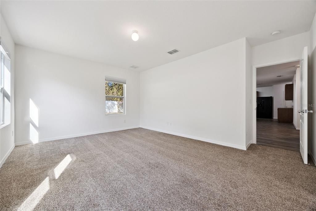 En Venta: $435,000 (4 camas, 2 baños, 2772 Pies cuadrados)