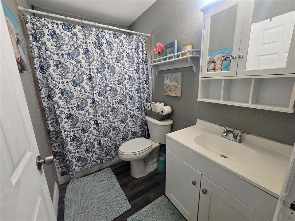 For Sale: $199,900 (3 beds, 1 baths, 1014 Square Feet)