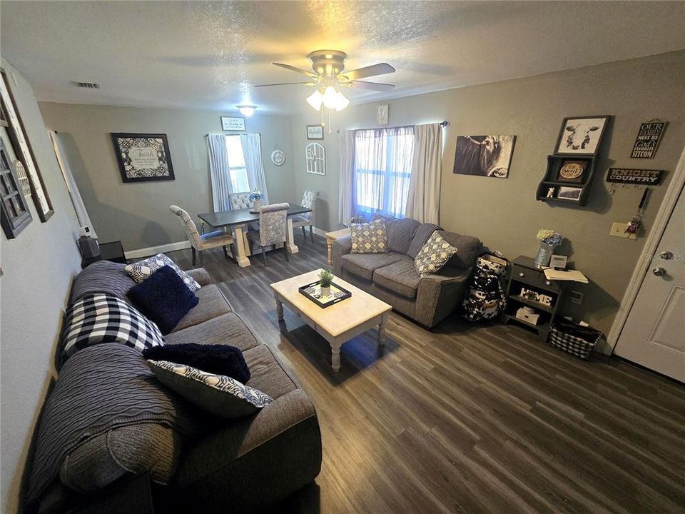 For Sale: $199,900 (3 beds, 1 baths, 1014 Square Feet)