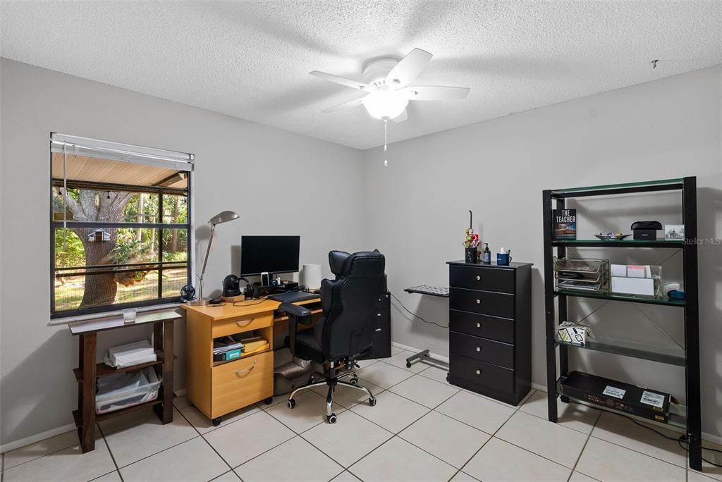 待售: $549,900 (4 贝兹, 2 浴室, 2040 平方英尺)