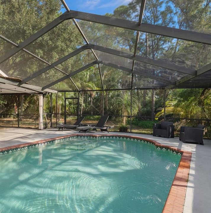 待售: $549,900 (4 贝兹, 2 浴室, 2040 平方英尺)