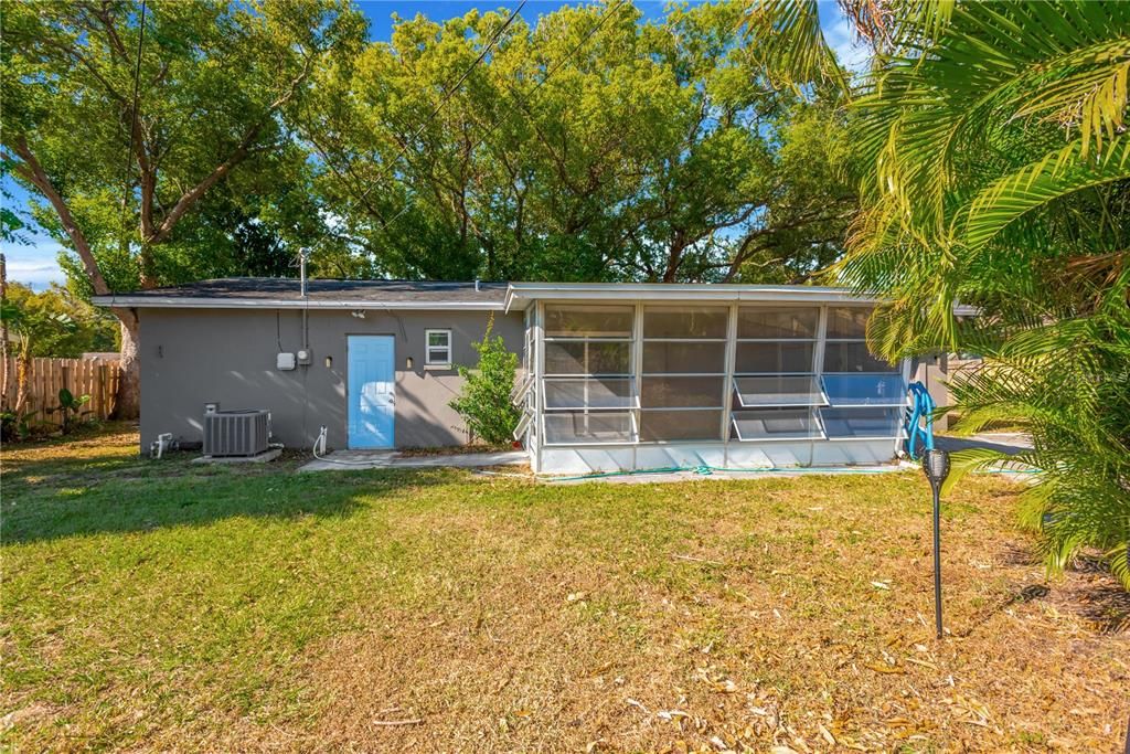 待售: $380,000 (2 贝兹, 2 浴室, 962 平方英尺)