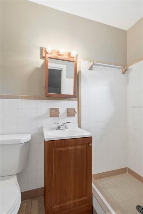 待售: $380,000 (2 贝兹, 2 浴室, 962 平方英尺)