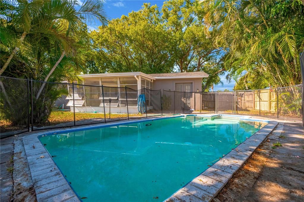 待售: $380,000 (2 贝兹, 2 浴室, 962 平方英尺)