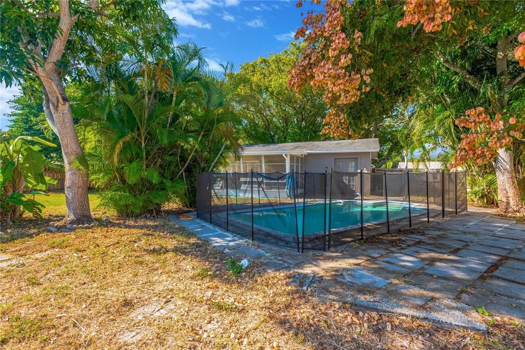 待售: $380,000 (2 贝兹, 2 浴室, 962 平方英尺)