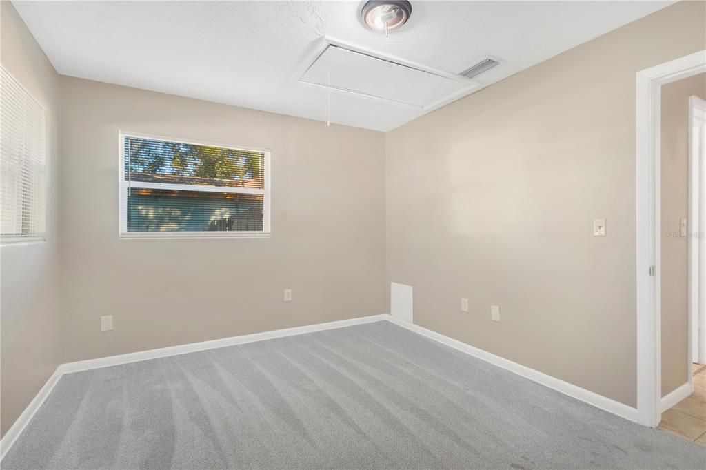 待售: $380,000 (2 贝兹, 2 浴室, 962 平方英尺)