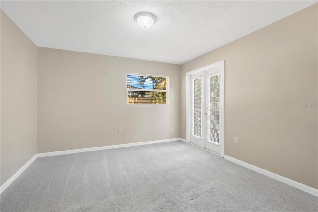 待售: $380,000 (2 贝兹, 2 浴室, 962 平方英尺)