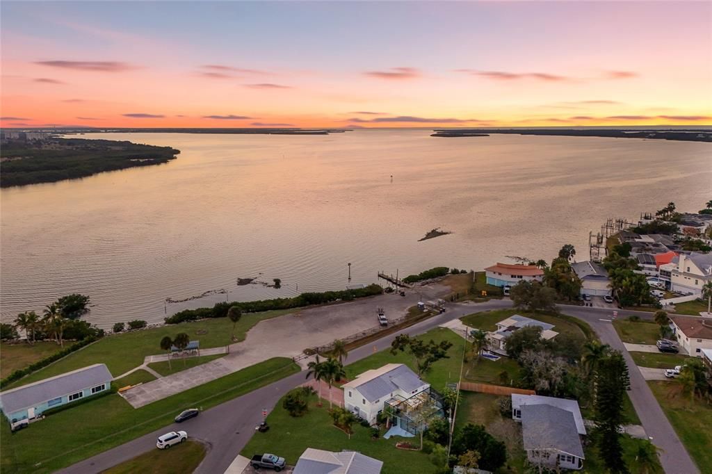 Active With Contract: $399,900 (3 beds, 2 baths, 1632 Square Feet)