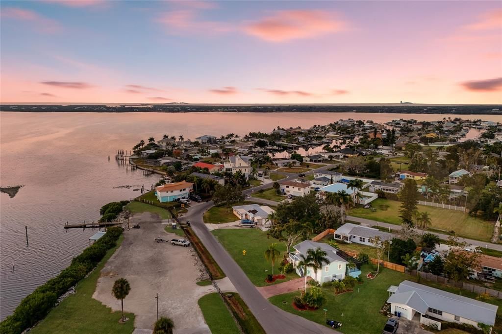 Active With Contract: $399,900 (3 beds, 2 baths, 1632 Square Feet)