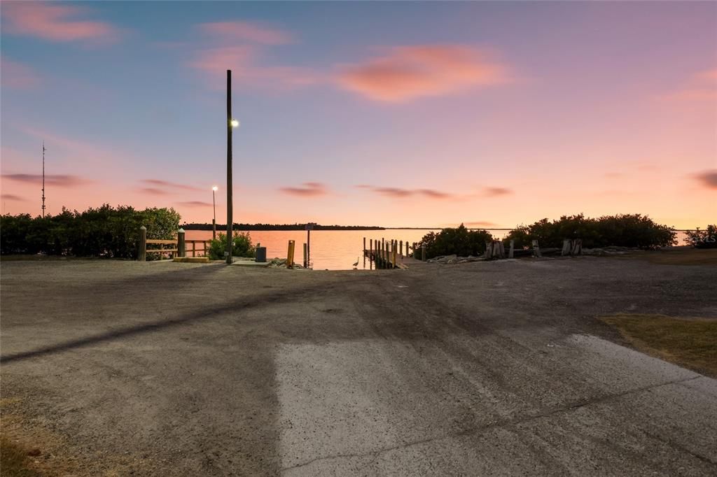 Active With Contract: $399,900 (3 beds, 2 baths, 1632 Square Feet)