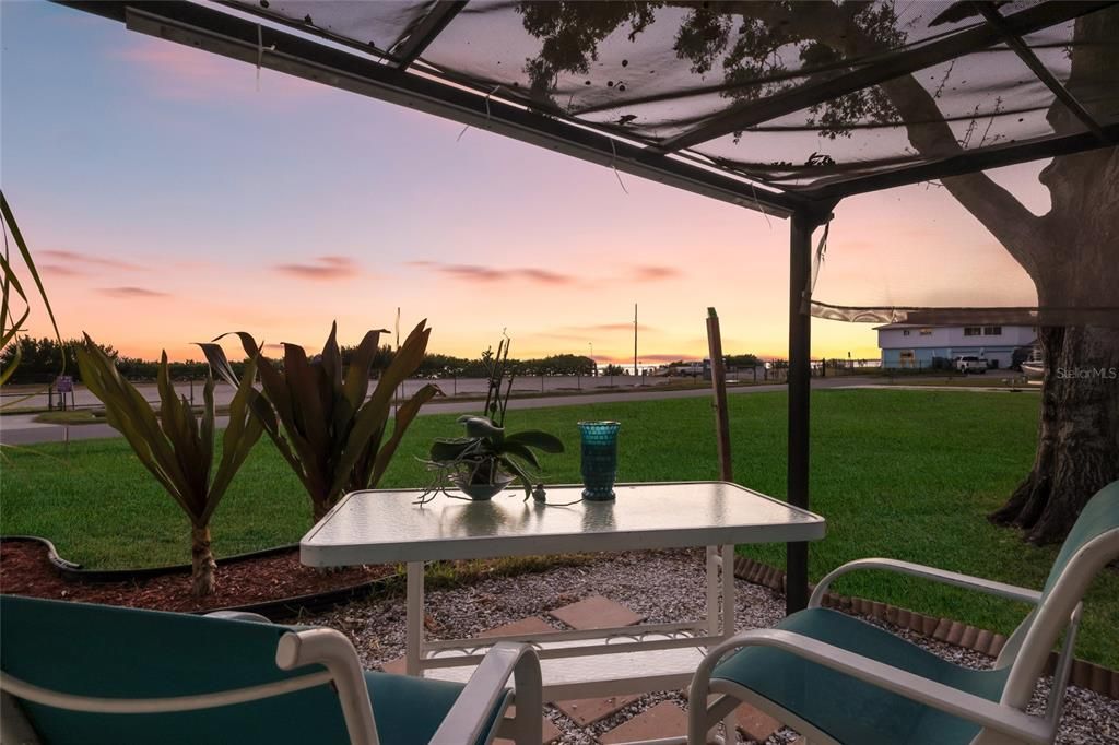 Active With Contract: $399,900 (3 beds, 2 baths, 1632 Square Feet)