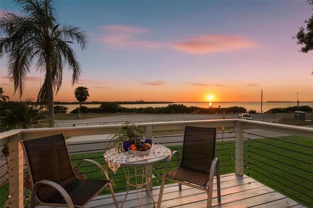 Active With Contract: $399,900 (3 beds, 2 baths, 1632 Square Feet)