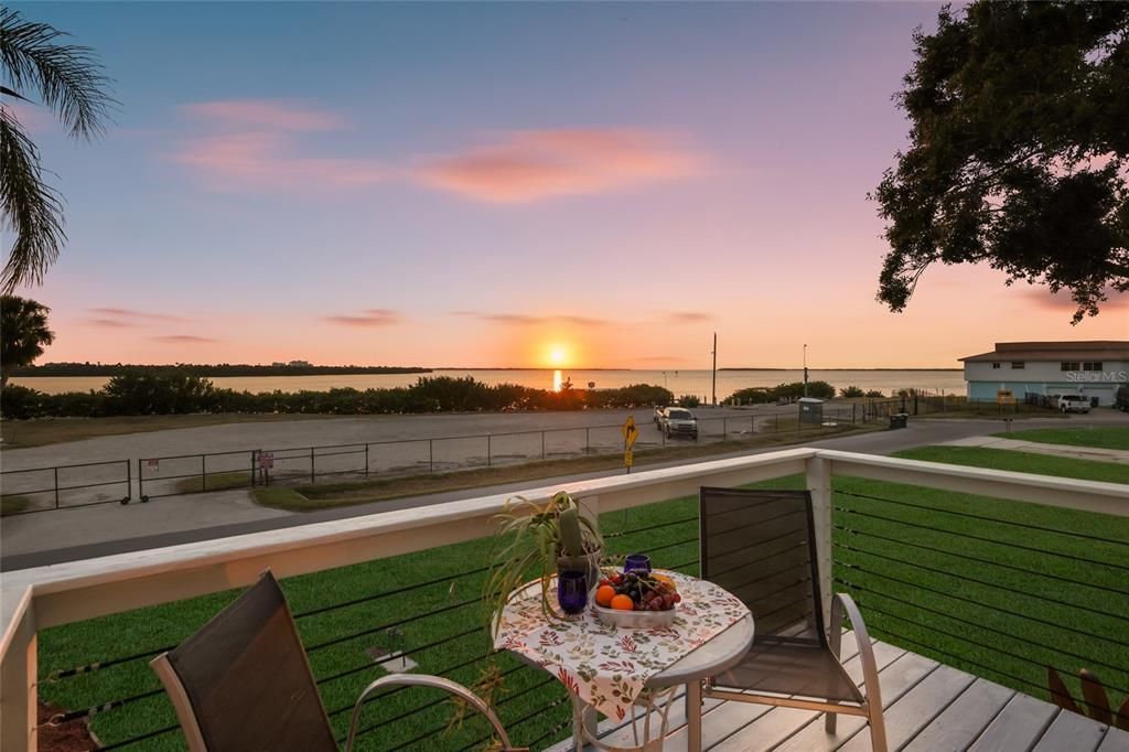 Active With Contract: $399,900 (3 beds, 2 baths, 1632 Square Feet)