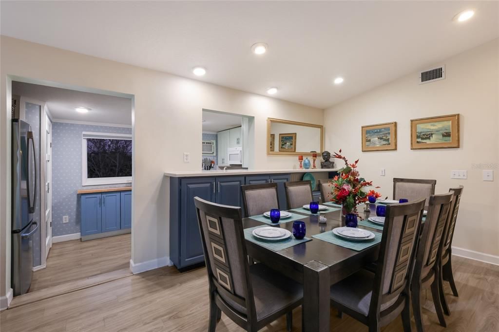 Active With Contract: $399,900 (3 beds, 2 baths, 1632 Square Feet)