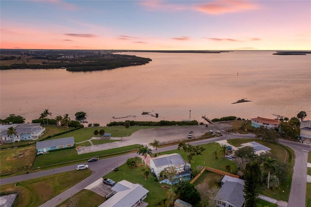 Active With Contract: $399,900 (3 beds, 2 baths, 1632 Square Feet)