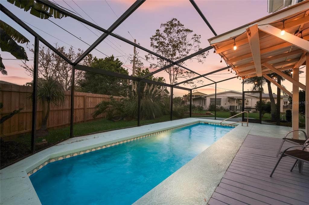 Active With Contract: $399,900 (3 beds, 2 baths, 1632 Square Feet)