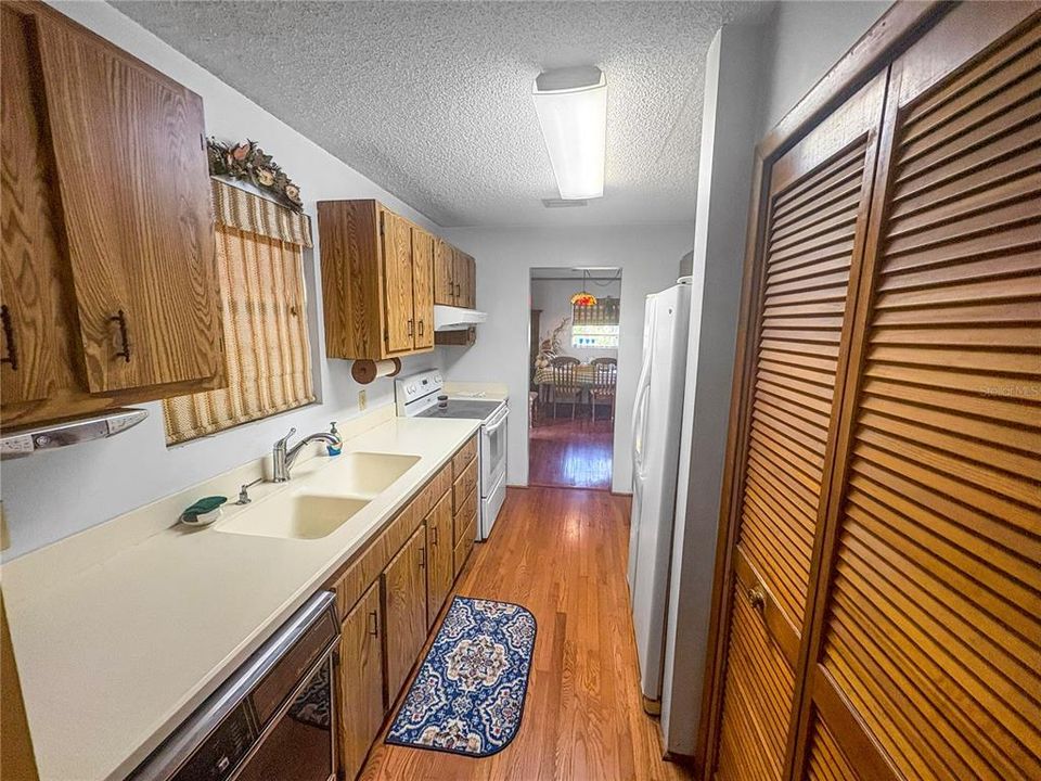 For Rent: $1,800 (2 beds, 2 baths, 1464 Square Feet)