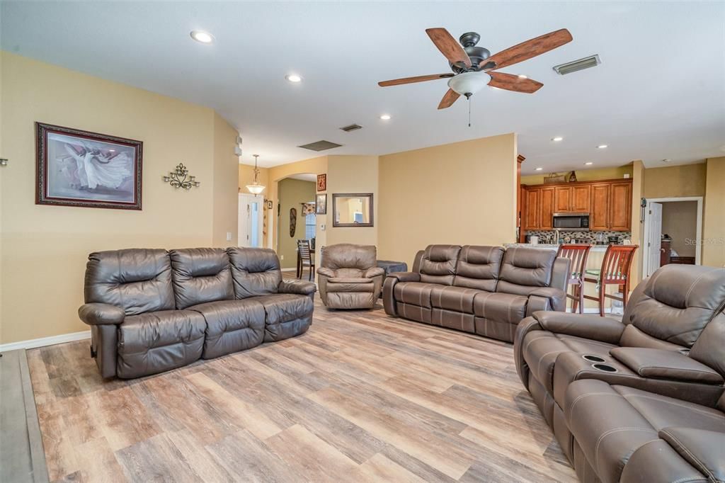For Sale: $475,000 (4 beds, 2 baths, 2255 Square Feet)