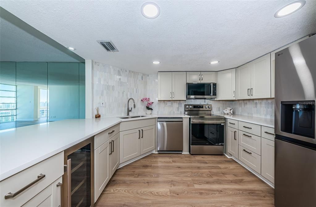 For Sale: $450,000 (2 beds, 2 baths, 1325 Square Feet)