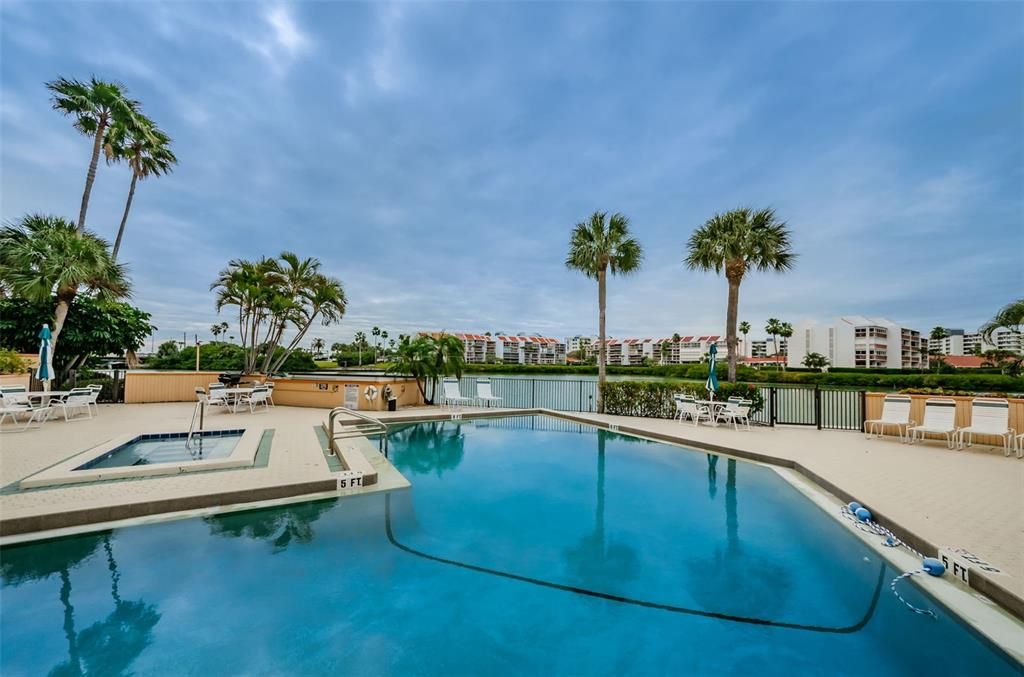 For Sale: $450,000 (2 beds, 2 baths, 1325 Square Feet)