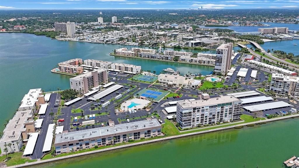 For Sale: $450,000 (2 beds, 2 baths, 1325 Square Feet)