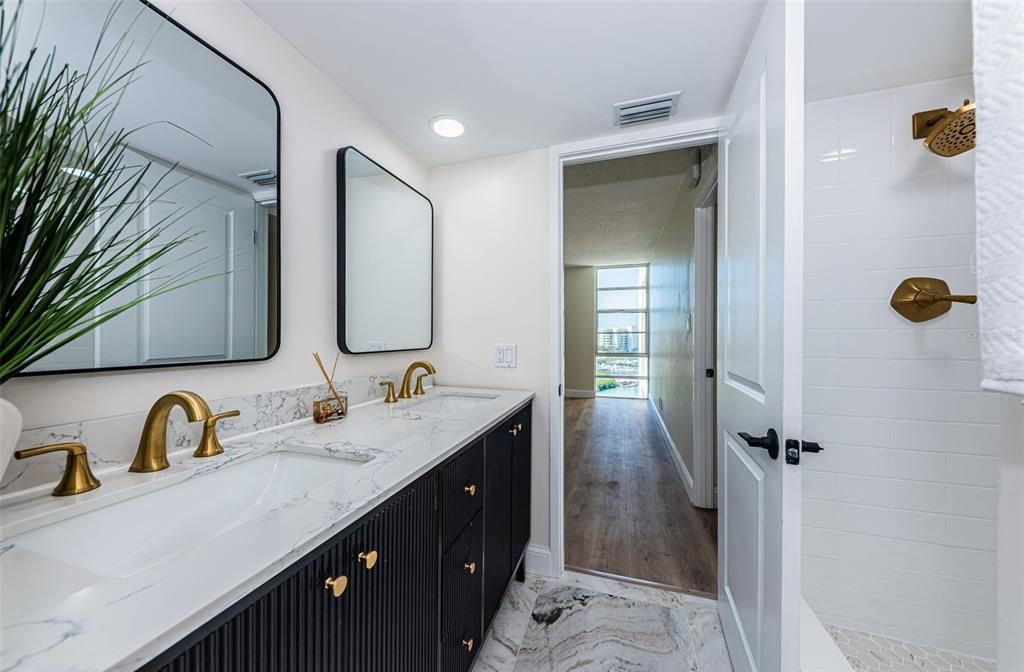 For Sale: $450,000 (2 beds, 2 baths, 1325 Square Feet)