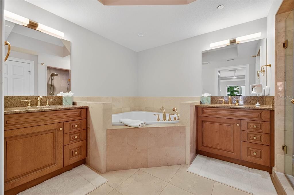 待售: $2,195,000 (3 贝兹, 3 浴室, 2700 平方英尺)