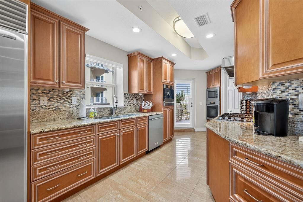 待售: $2,195,000 (3 贝兹, 3 浴室, 2700 平方英尺)