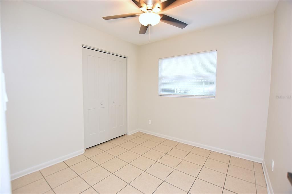 出租: $1,460 (3 贝兹, 1 浴室, 864 平方英尺)