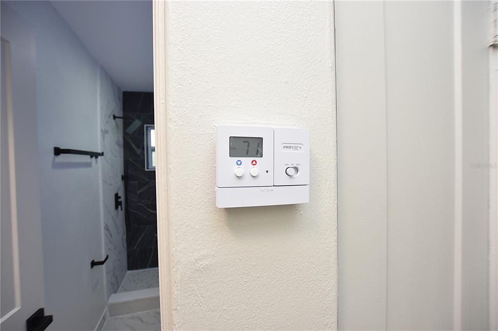 出租: $1,460 (3 贝兹, 1 浴室, 864 平方英尺)