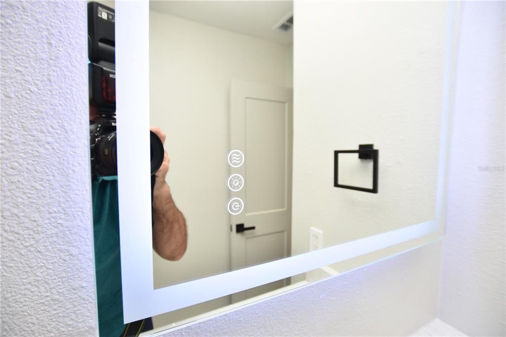 出租: $1,460 (3 贝兹, 1 浴室, 864 平方英尺)