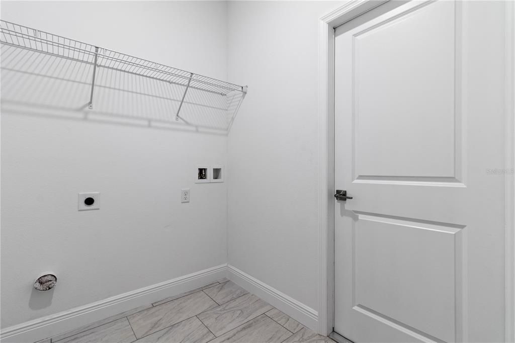 待售: $304,900 (4 贝兹, 3 浴室, 1827 平方英尺)