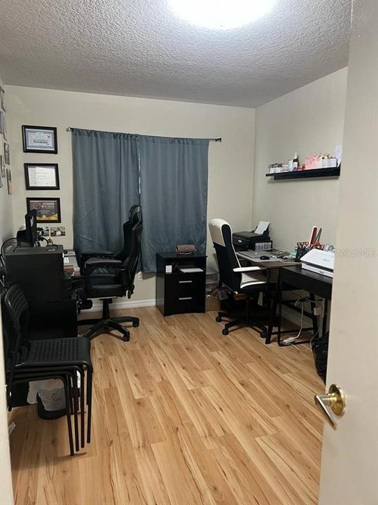 出租: $1,750 (3 贝兹, 2 浴室, 1800 平方英尺)