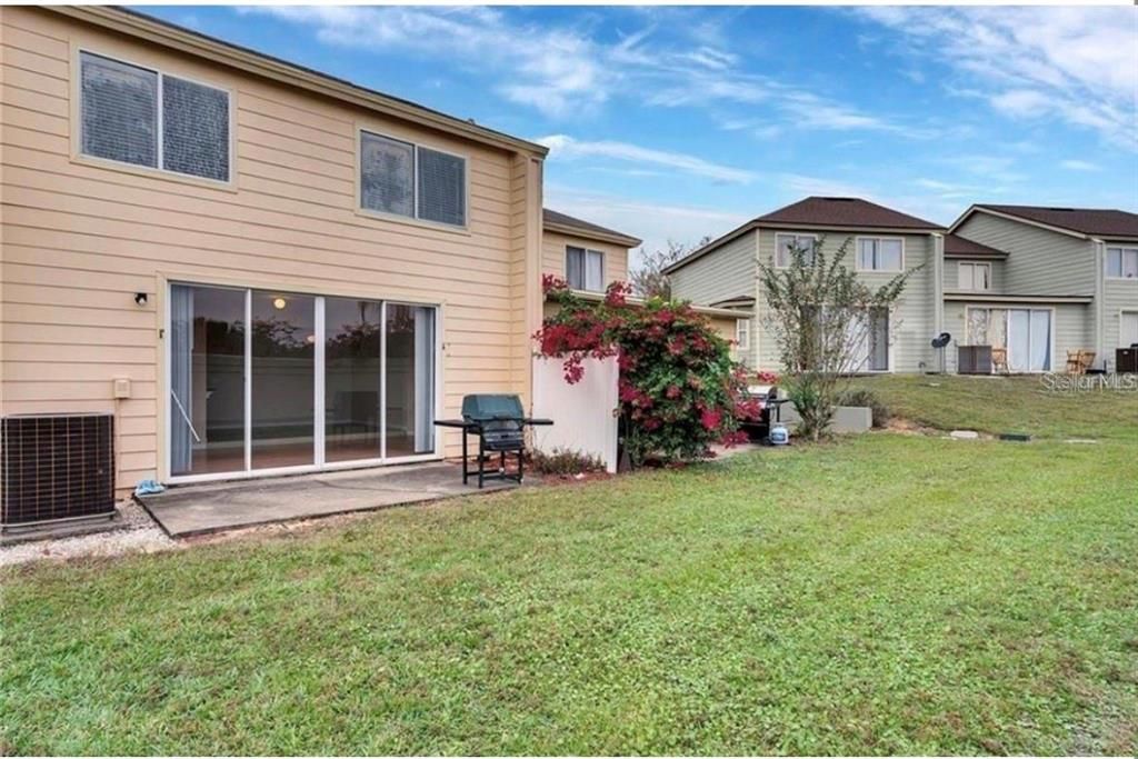 出租: $1,750 (3 贝兹, 2 浴室, 1800 平方英尺)