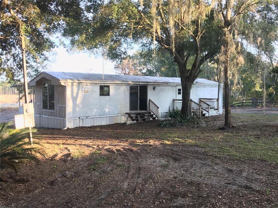 For Sale: $100,000 (5 beds, 3 baths, 2126 Square Feet)